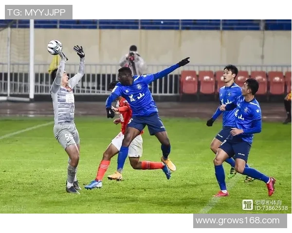 埃尔切与韦斯卡激战正酣比分悬念引发球迷热议